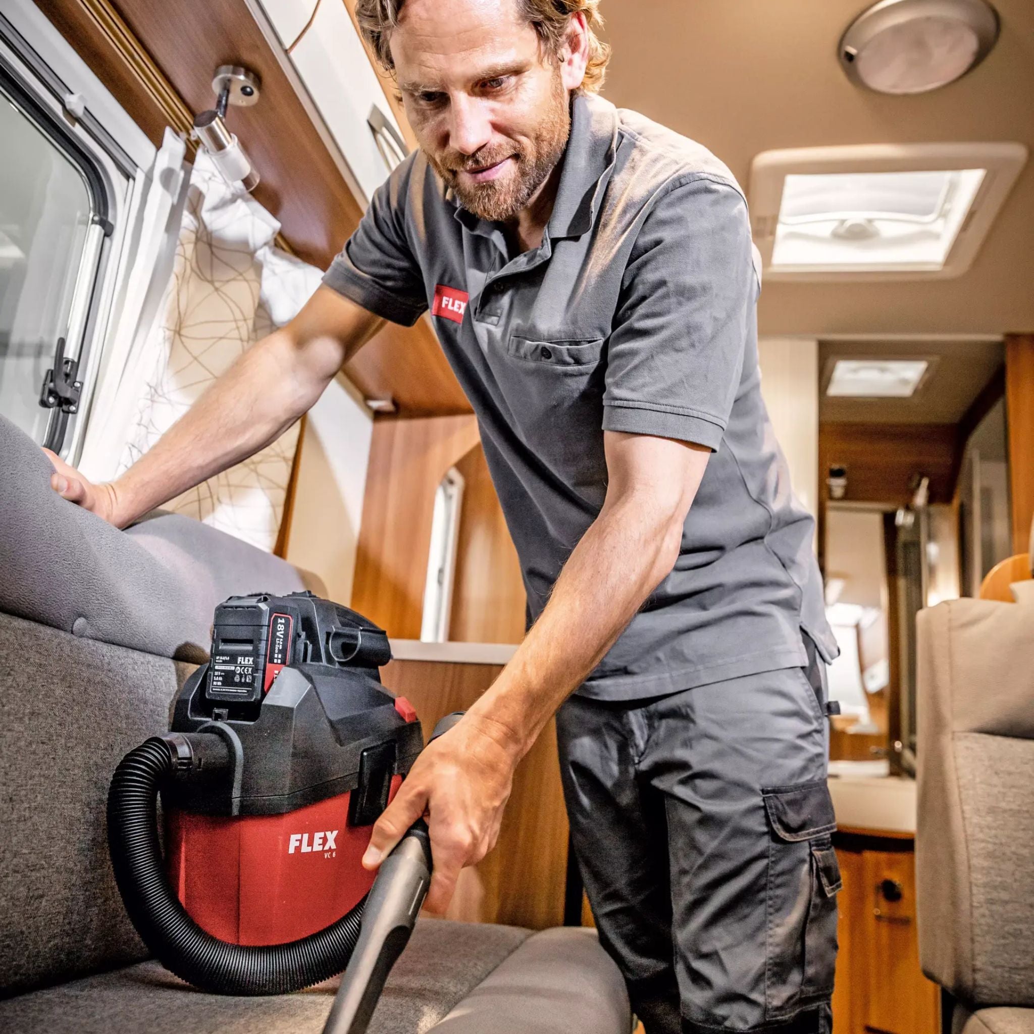 Kompaktowy odkurzacz akumulatorowy z ręcznym czyszczeniem filtra 6L klasa L "VC 6 L MC 18.0" | FLEX