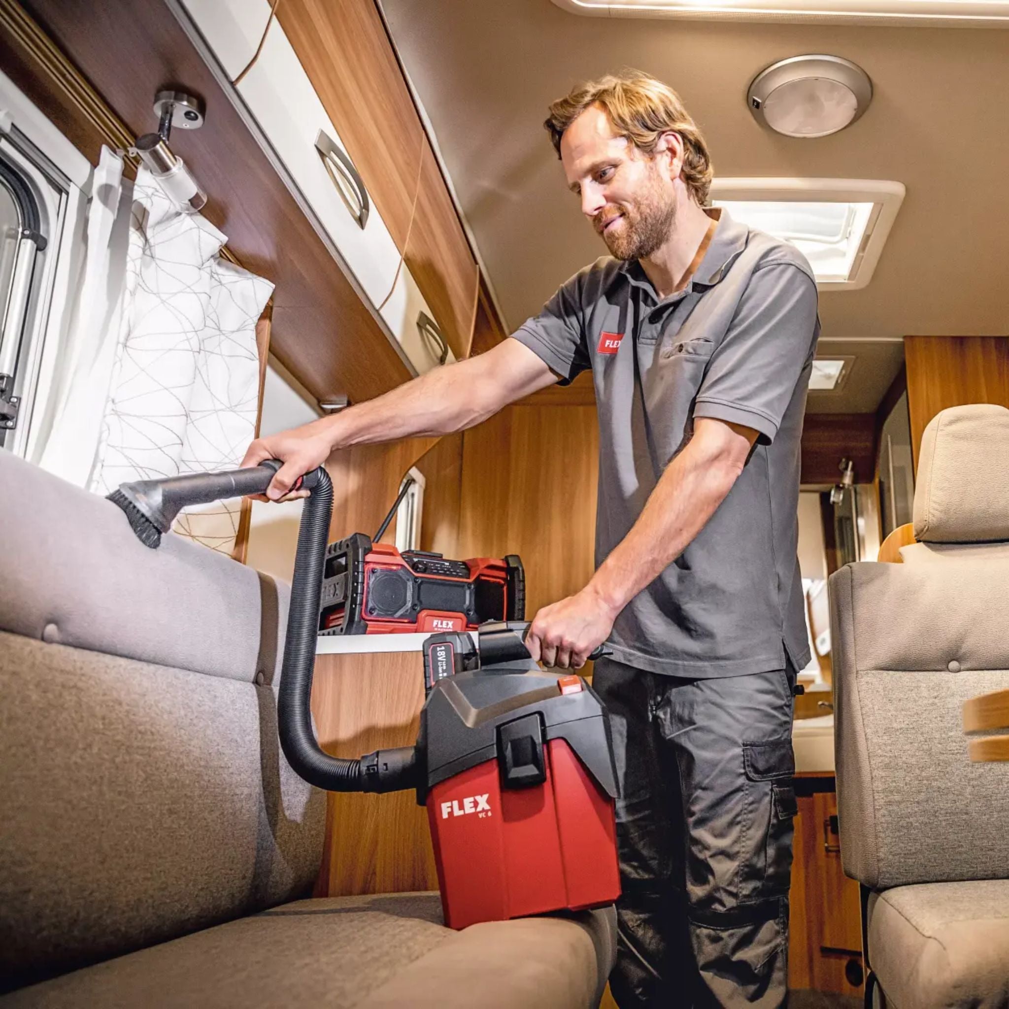 Kompaktowy odkurzacz akumulatorowy z ręcznym czyszczeniem filtra 6L klasa L "VC 6 L MC 18.0" | FLEX