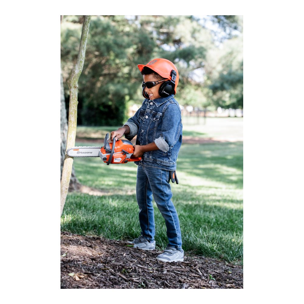 Zabawka pilarka 550XP z wyposażeniem ochronnym | Husqvarna