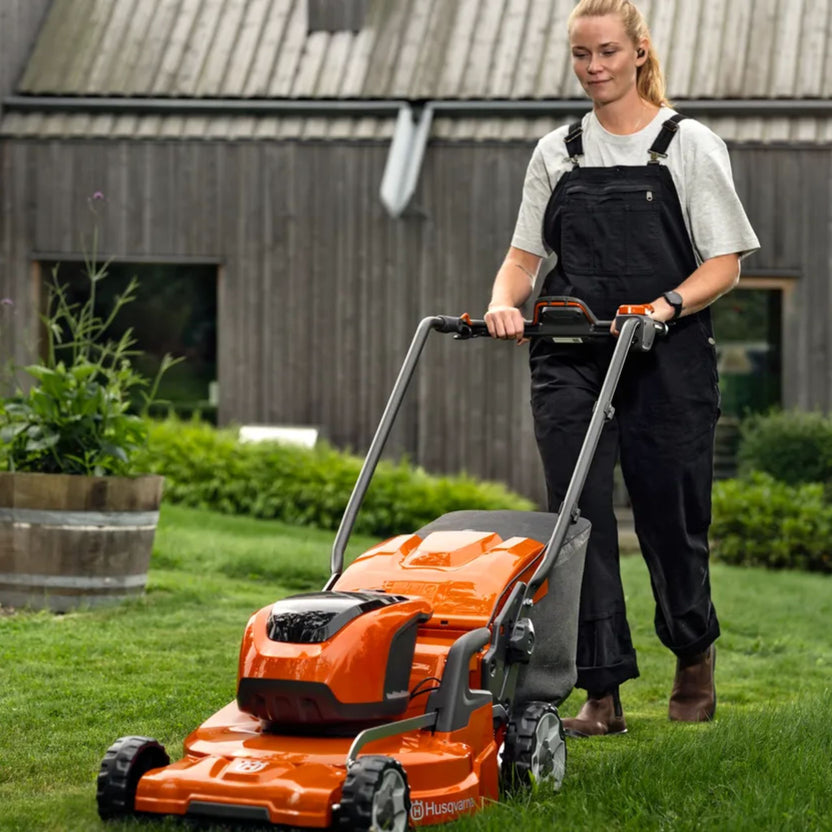 Husqvarna Kosiarka akumulatorowa LC 353iVX