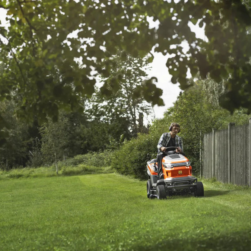 Husqvarna Traktor ogrodowy TC 220T