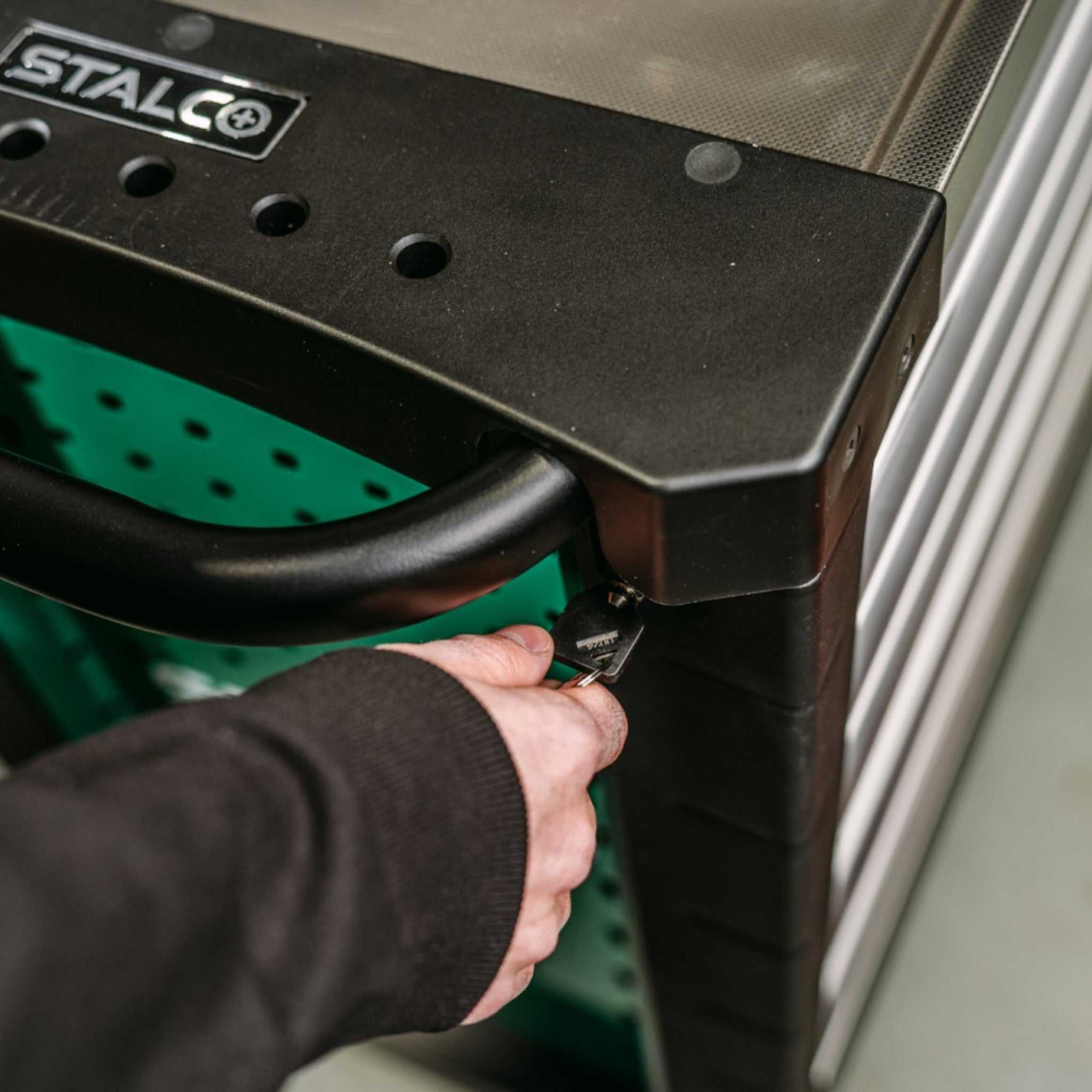 Szafka narzędziowa 12 szuflad z wyposażeniem (blat nierdzewny) | STALCO