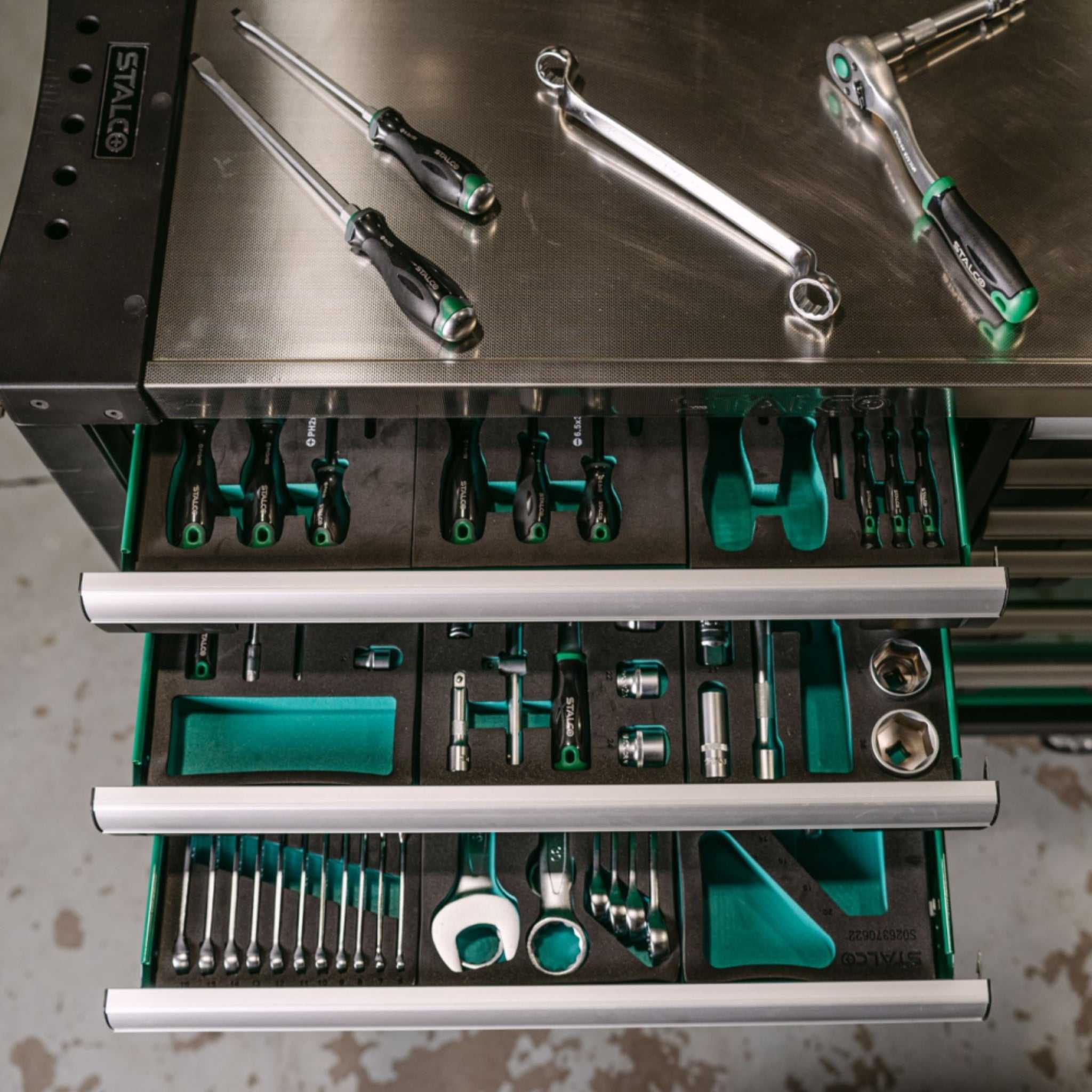 Szafka narzędziowa 12 szuflad z wyposażeniem (blat nierdzewny) | STALCO